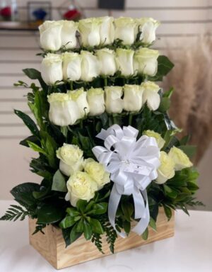 Escalera de rosas blancas R26