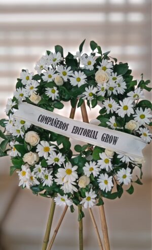 Corona fúnebre rosas y margaritas blancas R28